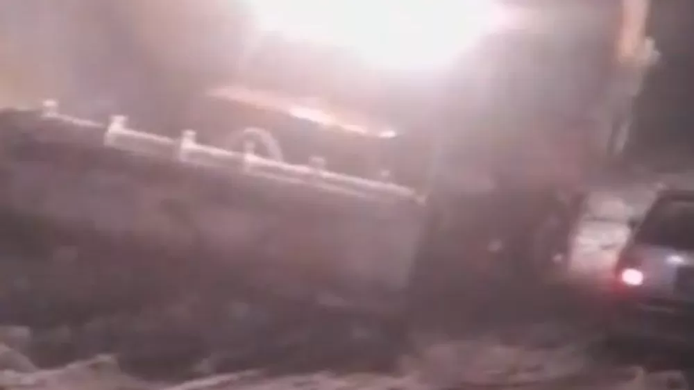 Malatya'da yoğun kar yağışı etkili oldu, çok sayıda araç yolda kaldı Yollar kapandı 