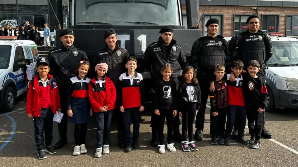 Minik kızın başkanlık vaadi protokol üyelerini harekete geçirdi