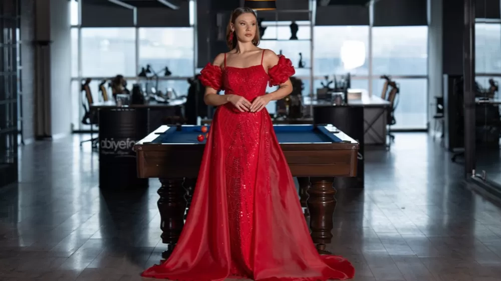 Nişan Elbisesi Seçiminde Kusursuz Şıklık