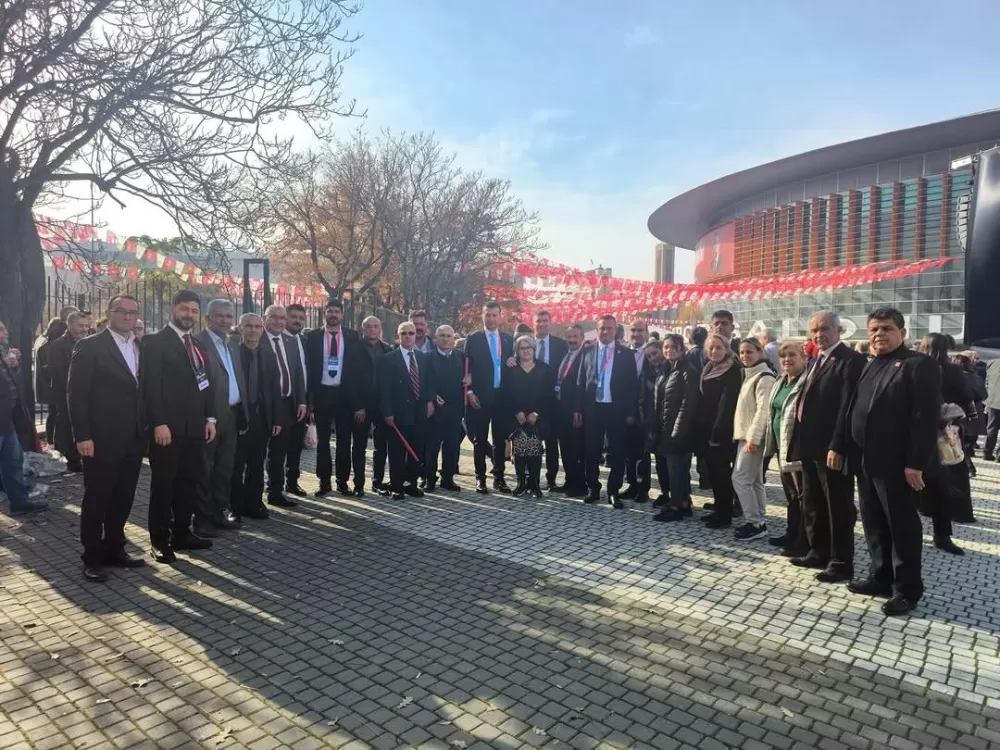 Burdur Belediye Başkanı Ali Orkun Ercengiz, kurultaya katıldı