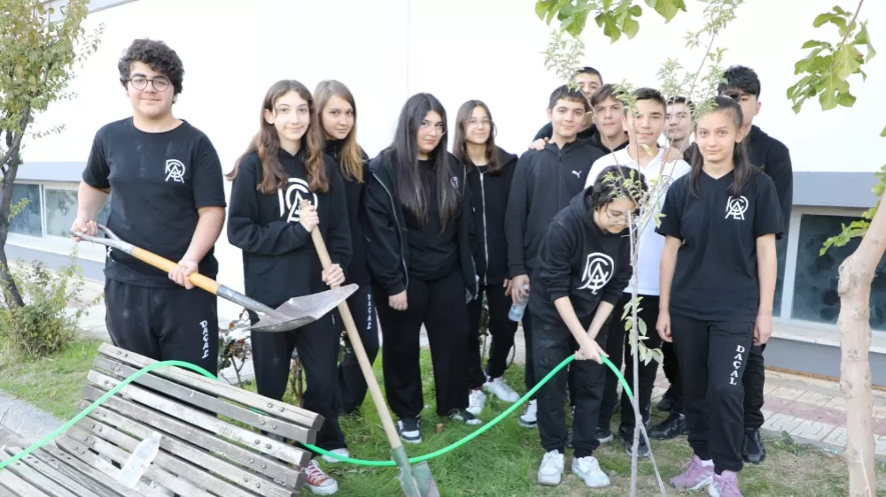 Öğrenciler iklim değişikliğine dikkat çekti