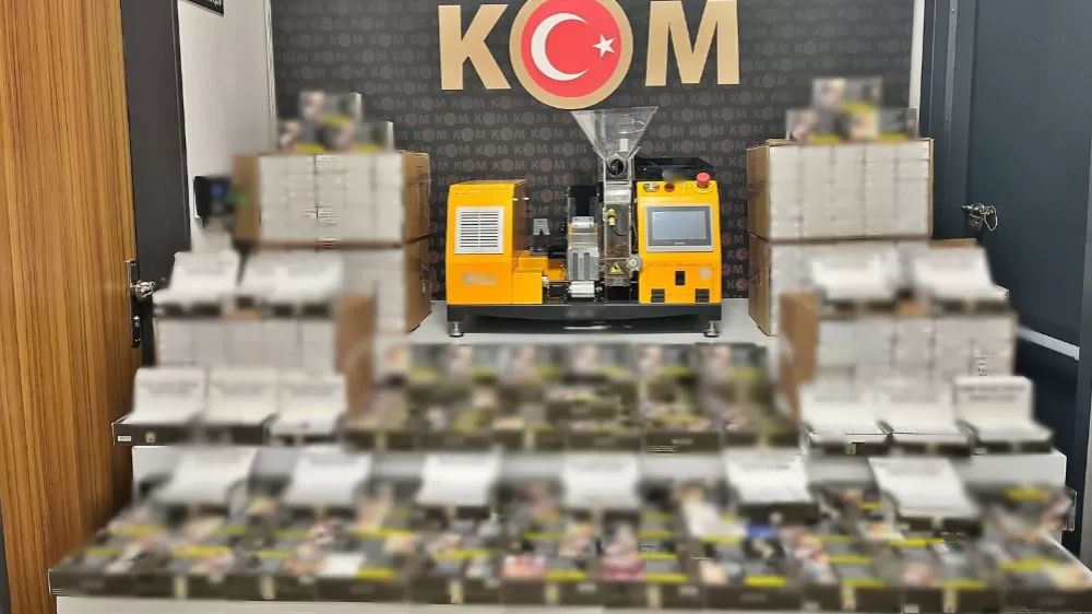 Polis sigara doldurma makinesi ele geçirdi