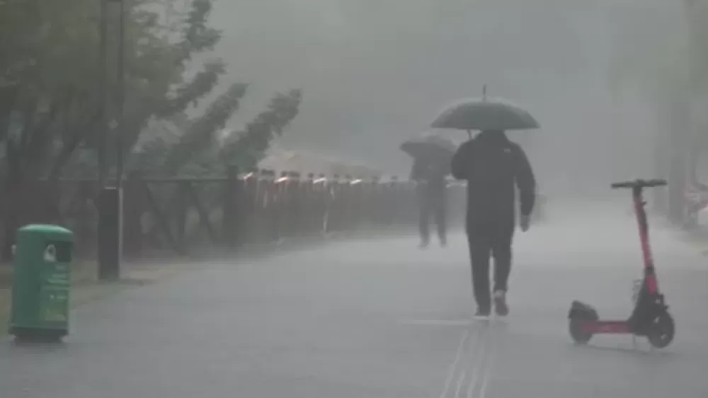 Sarı alarm ile uyarılan Antalya’da sağanak etkisini gösteriyor