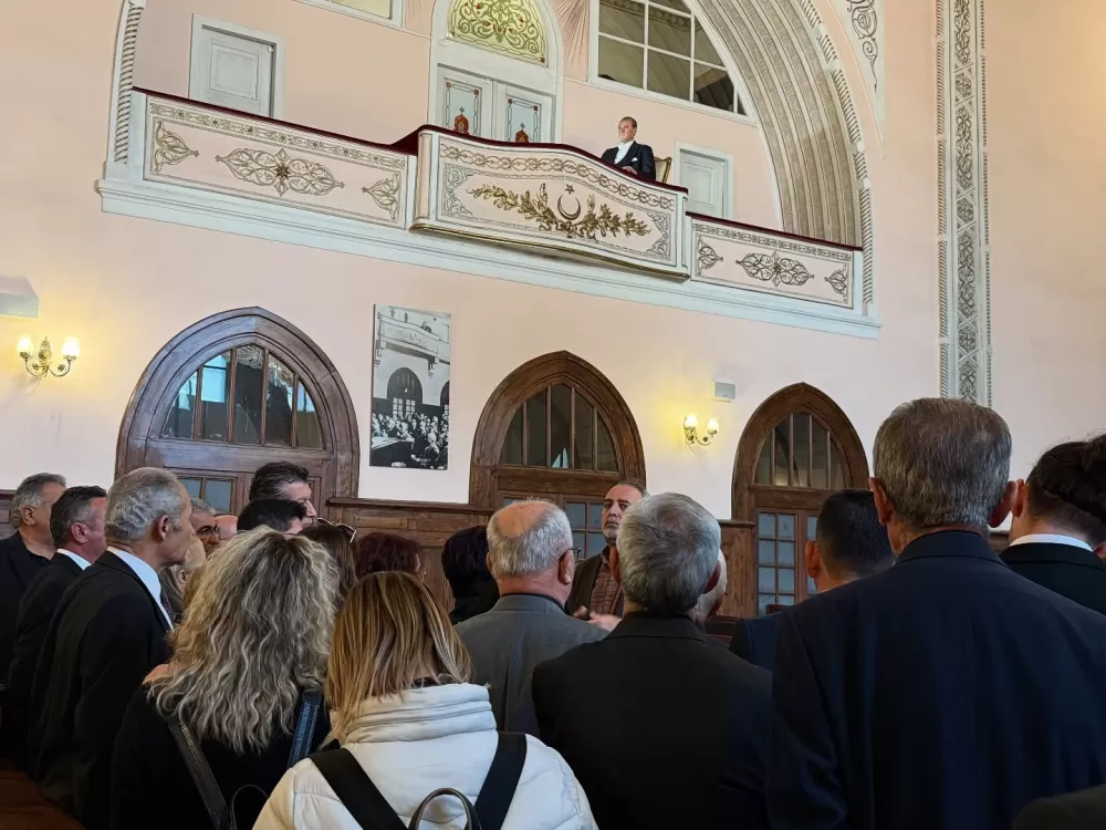 Milletvekili İzzet Akbulut, hemşehrileriyle birlikte meclisleri ziyaret etti