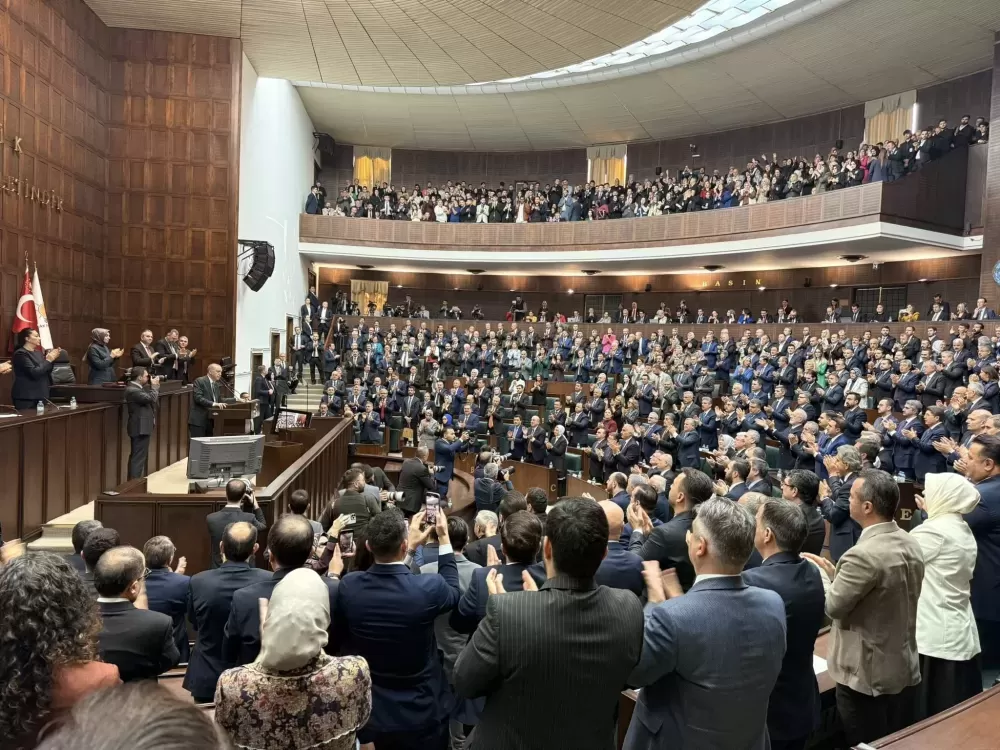 AK Parti Burdur'dan Ankara çıkarması Grup toplantısına geniş katılım