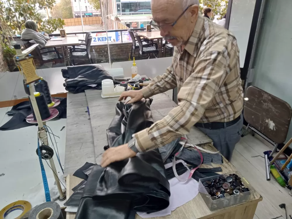 36 yıllık deri ustasının çağrısı: "Çırak yetişmiyor, meslek unutuluyor"