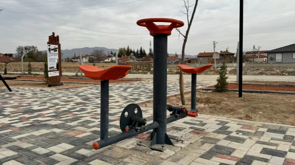 Yeni açılan park magandaların hedefi oldu