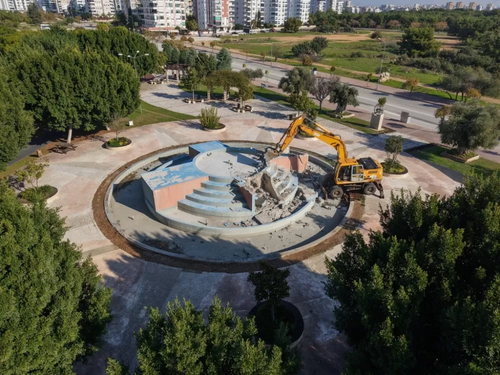 Konyaaltı'nda parklardaki havuzlar kaldırılıp yeri yeşil alan olacak