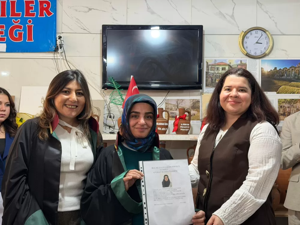 Bucak’ta engelli bireylere anlamlı jest Temsili cübbe ve ruhsat töreni