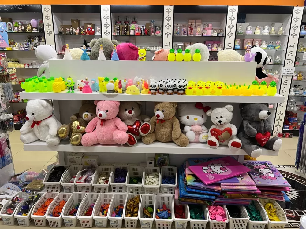 9 yıllık şıkır şıkır efsanesinde kampanya Hediyelik eşyalardan teknoloji köşesi ve bijuteriye yok yok