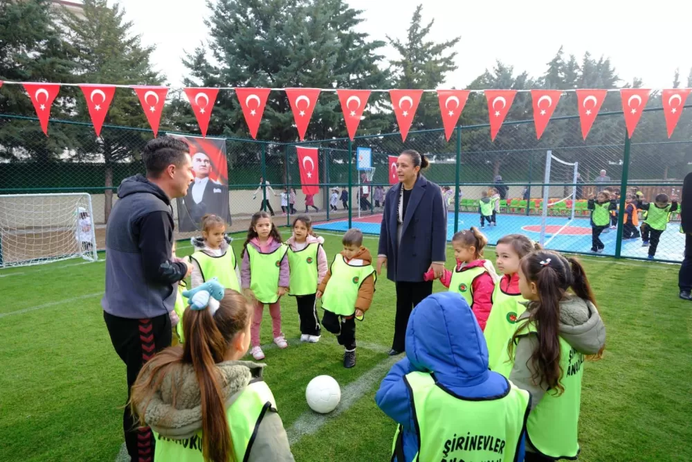 Burdur’da yeni spor alanı öğrencilerin kullanımına açıldı Vali Bilgihan açılışa katıldı