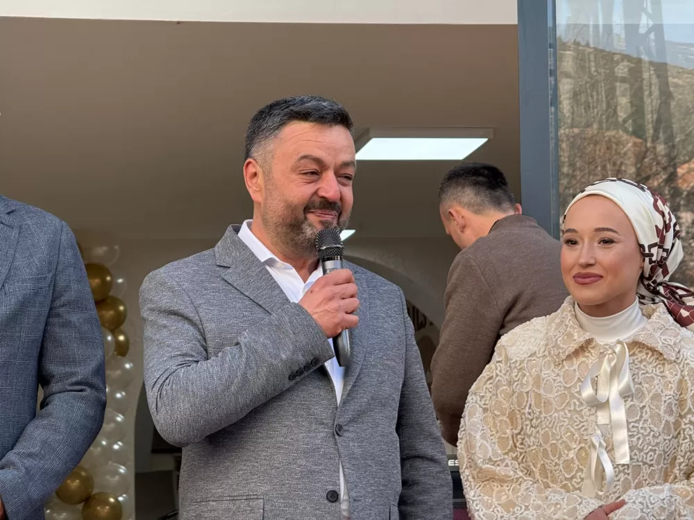 Sinem Ecem Beauty Bar yeni yerinde hizmete başladı! Açılışa özel fiyatları kaçırmayın