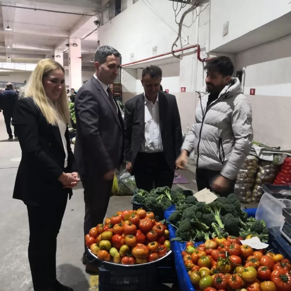 Kaymakam Kuruca Perşembe Pazarında! Pazar esnafıyla hasbihal etti