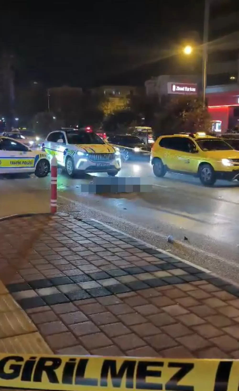 Antalya'da Gecenin acı Olayı Kamyon ile çarpışan 17 Yaşındaki genç Motor sürücüsü öldü