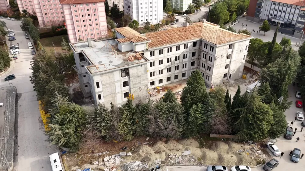 Burdur Valisi Bilgihan, eğitim yatırımlarını yerinde inceledi