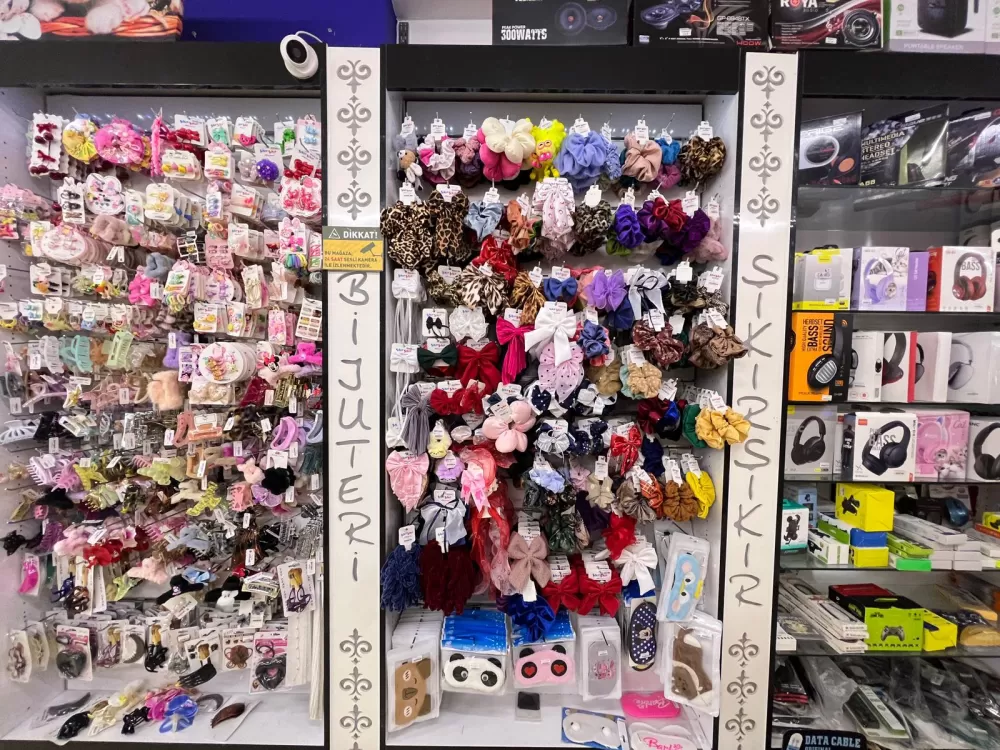 9 yıllık şıkır şıkır efsanesinde kampanya Hediyelik eşyalardan teknoloji köşesi ve bijuteriye yok yok