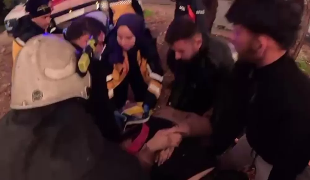 Virajlı yolda hakimiyeti yitirip uçuruma yuvarlandı