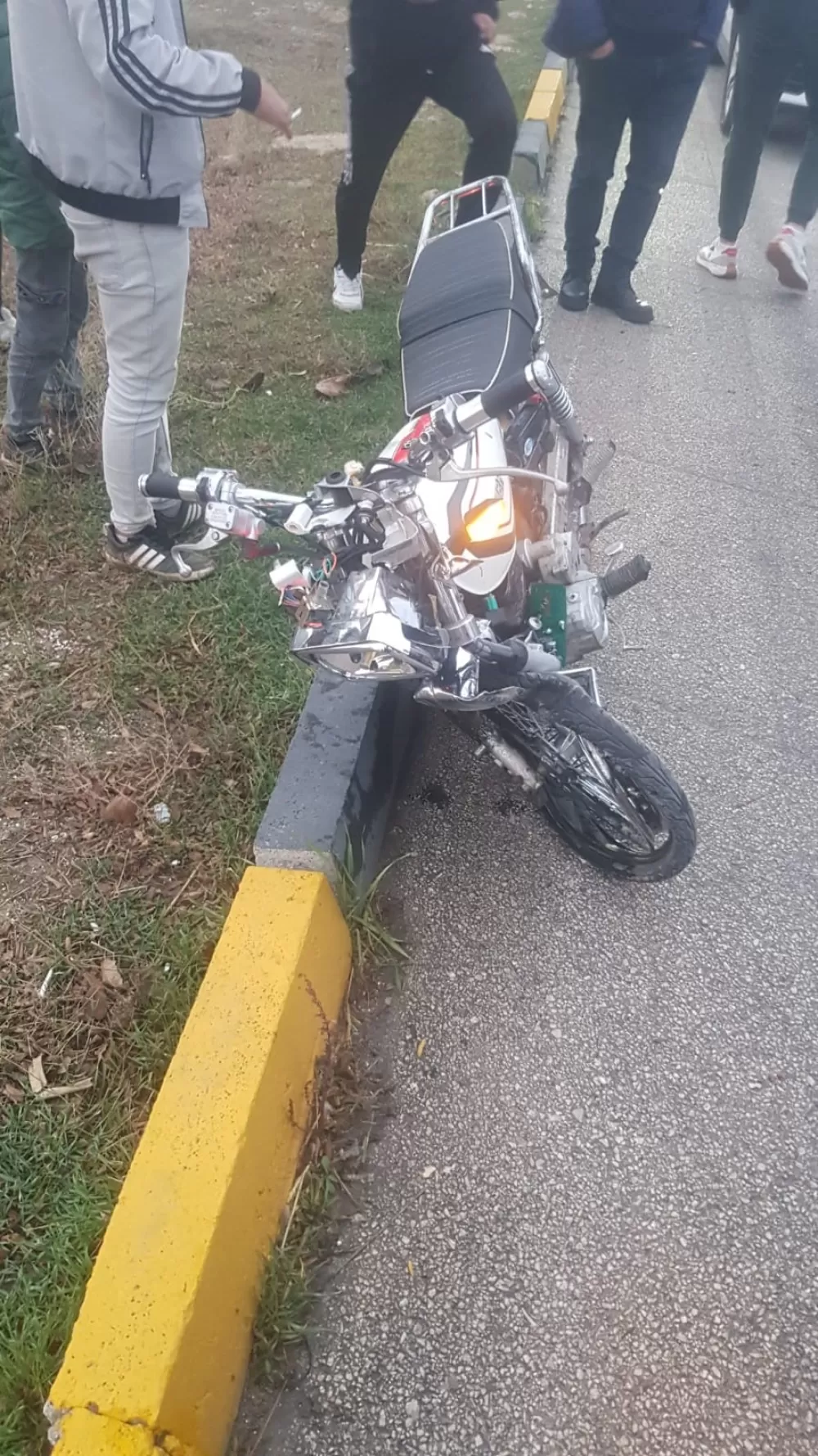 Burdur - Antalya kara yolunda otomobil ile motosiklet çarpıştı 1 yaralı