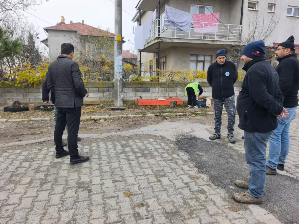 Başkan Kurd sahada çalışmaları inceledi! Personelle, esnaf ve vatandaşlarla buluştu