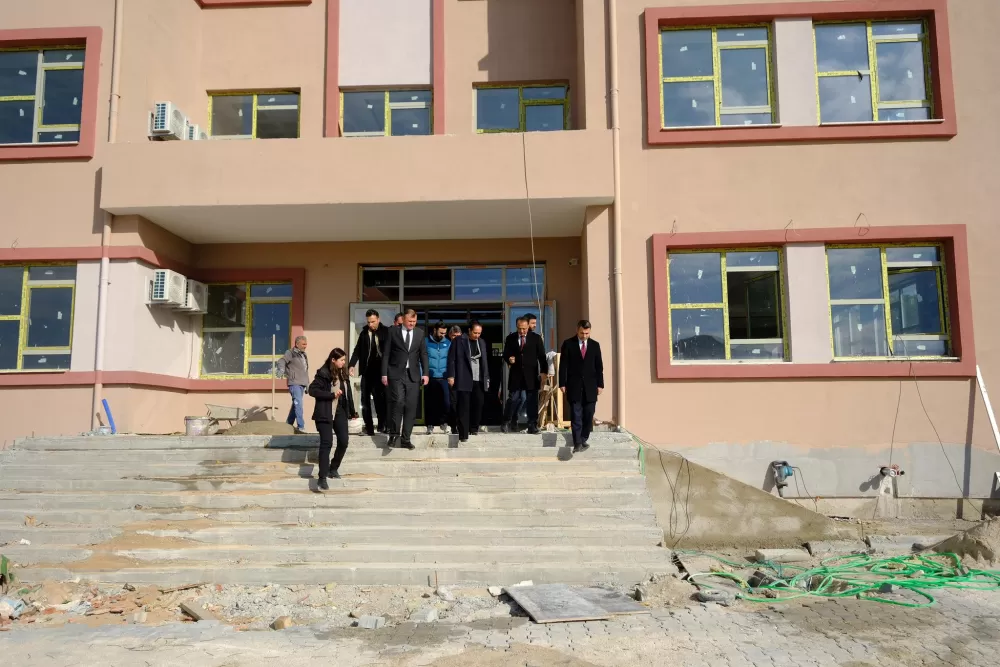 Burdur Valisi Bilgihan, eğitim yatırımlarını yerinde inceledi