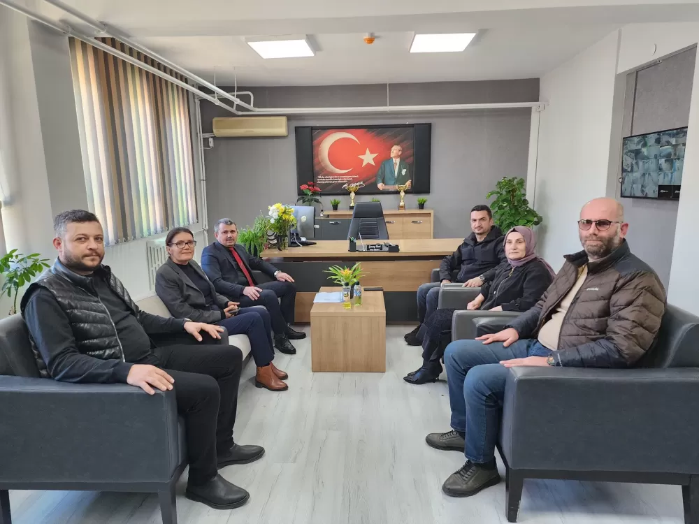 Bucak’ta minik öğrenci başkan seçildi Vekil Mustafa Oğuz, başkanlık vaadine vesile oldu