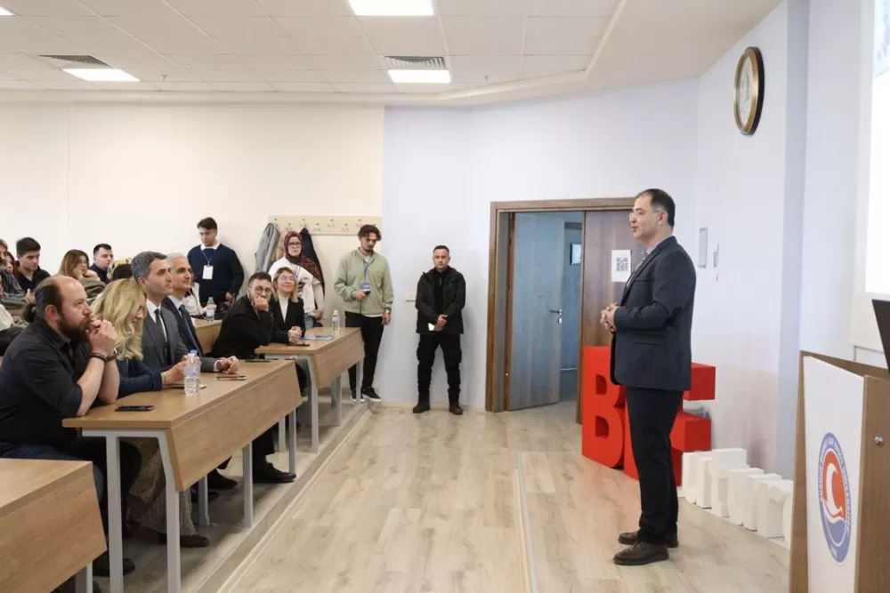 Bucak’ta 'BİFUTURE Yapay Zeka Zirvesi' düzenlendi