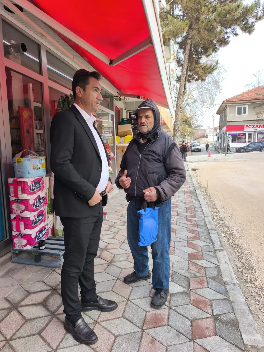 Başkan Kurd sahada çalışmaları inceledi! Personelle, esnaf ve vatandaşlarla buluştu