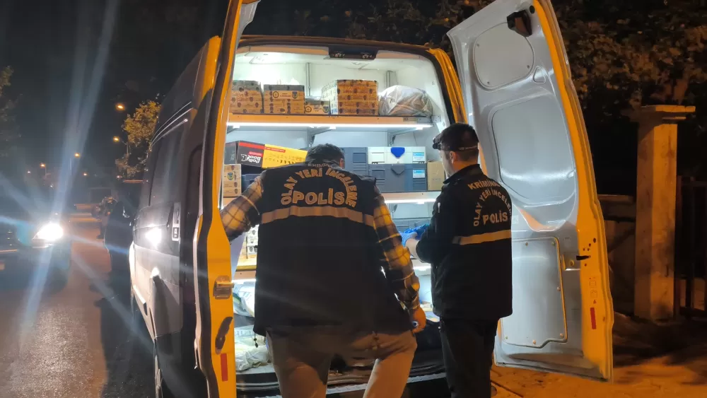 Dairede çıkan yangında 3'ü çocuk 4 kişi dumandan etkilendi