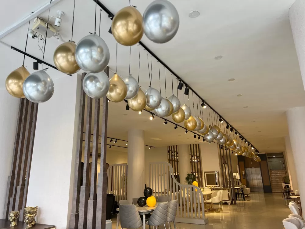 Evva Concept'te balon patlatan kazanıyor Akıl almaz indirimleri kaçırmayın