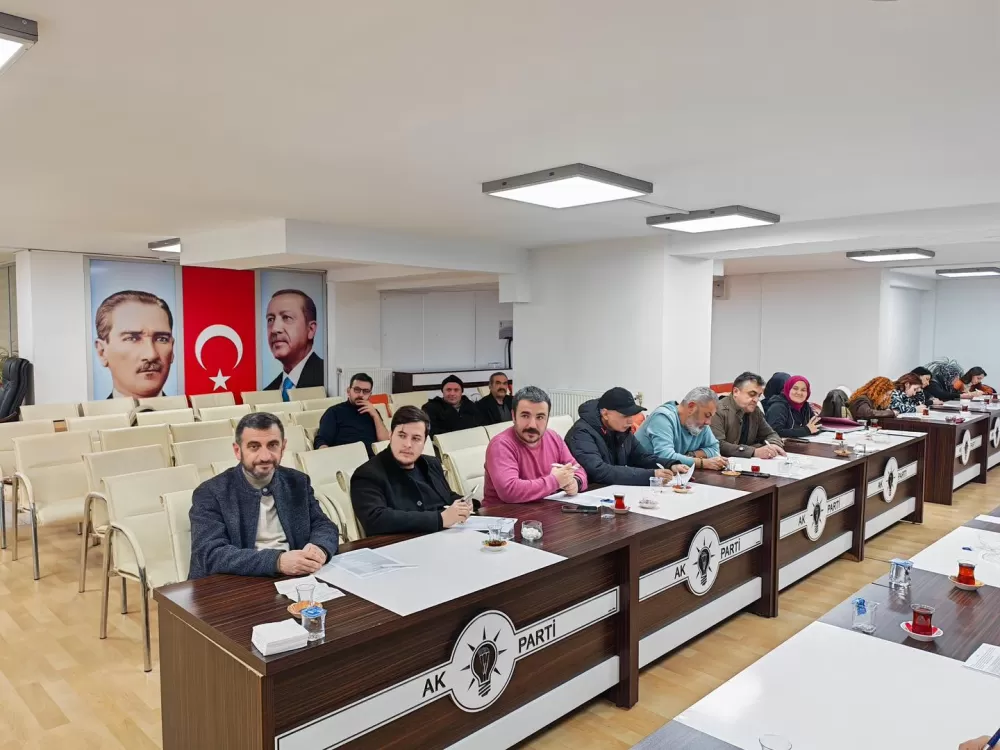 AK Parti Burdur’da haftalık yönetim toplantısı yapıldı
