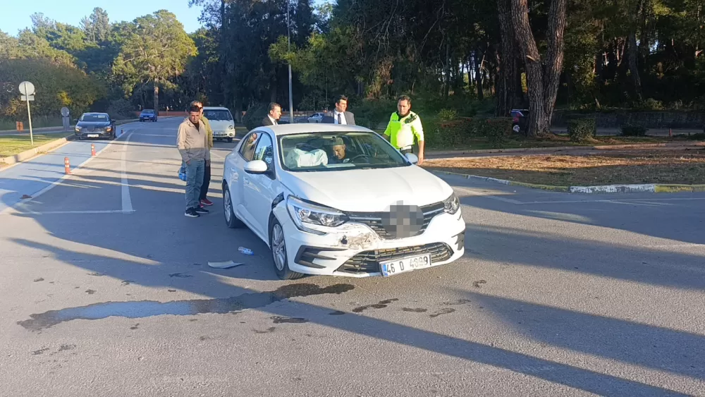 Manavga'ta otomobiller çarpıştı: 1 yaralı