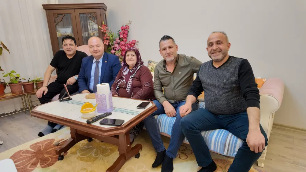 Başkan Sertbaş'tan örnek dayanışma turu! Hüseyin usta ve Adalet ablaya ziyaret