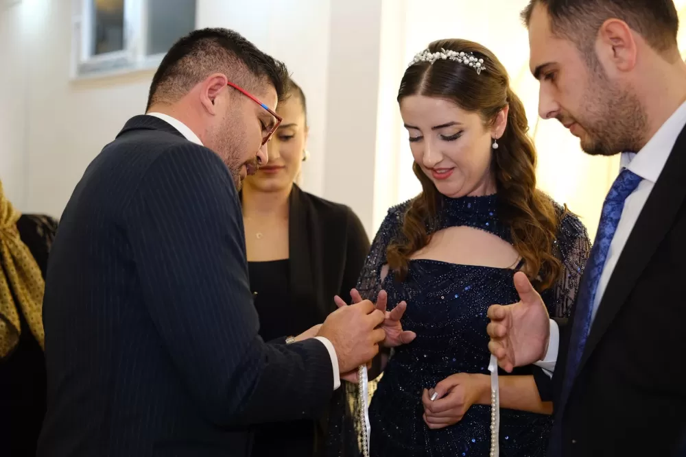 Başkan Ahmet Sedat Oktay, Korkuteli’nde nişan yüzüklerini taktı