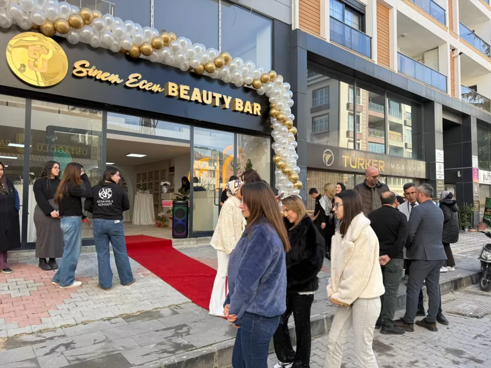 Sinem Ecem Beauty Bar yeni yerinde hizmete başladı! Açılışa özel fiyatları kaçırmayın