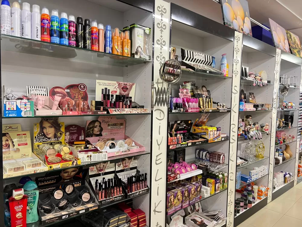 9 yıllık şıkır şıkır efsanesinde kampanya Hediyelik eşyalardan teknoloji köşesi ve bijuteriye yok yok