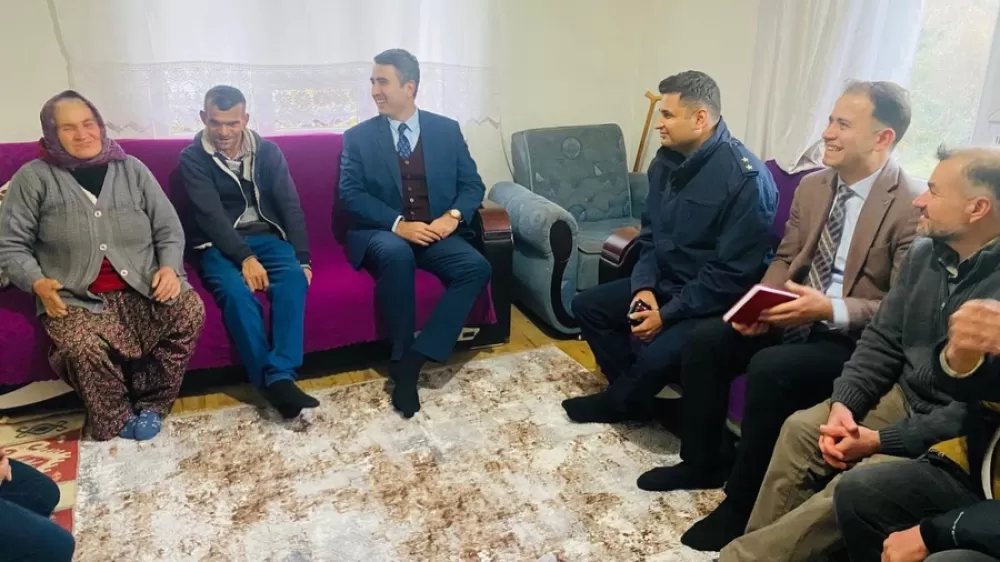 Kaymakam Kuruca aile ziyaretlerini sürdürüyor! Işık ailesiyle bir araya geldi