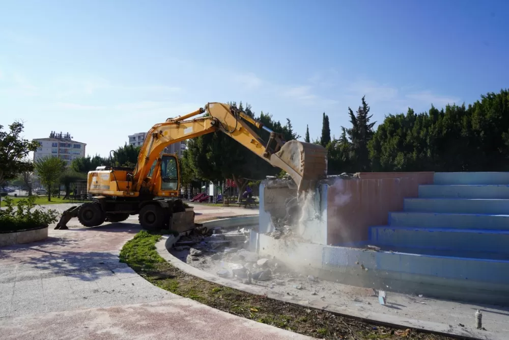 Konyaaltı'nda parklardaki havuzlar kaldırılıp yeri yeşil alan olacak