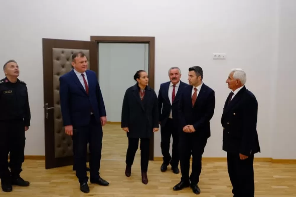 Vali Bilgihan Altınyayla'da! Yeni hükümet konağında inceleme