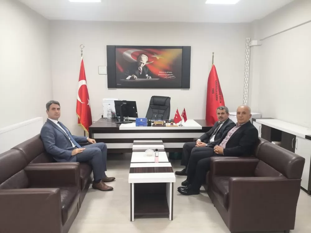 Kaymakam Kuruca Kızılkaya'da! Anadolu Lisesinde öğrencilerle buluştu