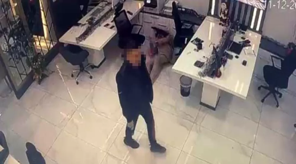 Genç kadın toplantı için beklediği dayısının silahından çıkan kurşunlarla hayatını kaybetmiş