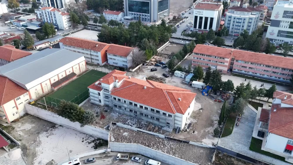 Burdur Valisi Bilgihan, eğitim yatırımlarını yerinde inceledi