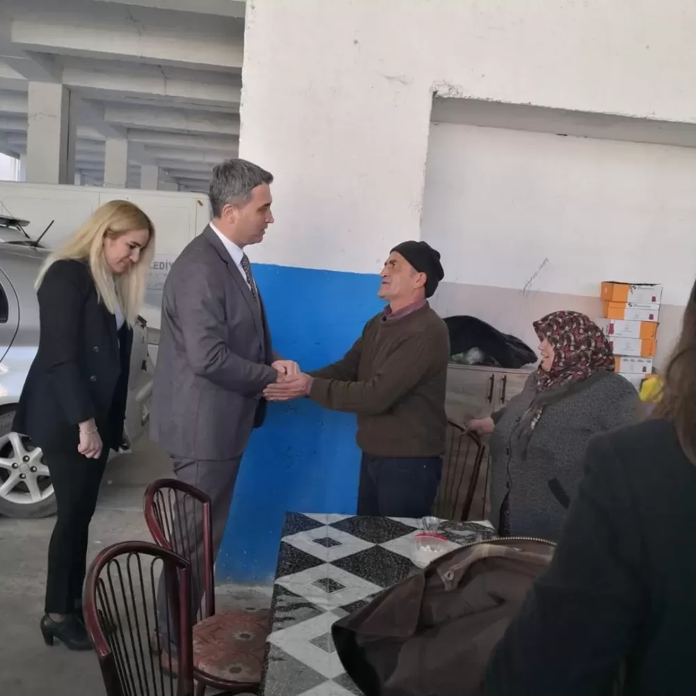 Kaymakam Can Kazım Kuruca Semt Pazarında esnafla buluştu