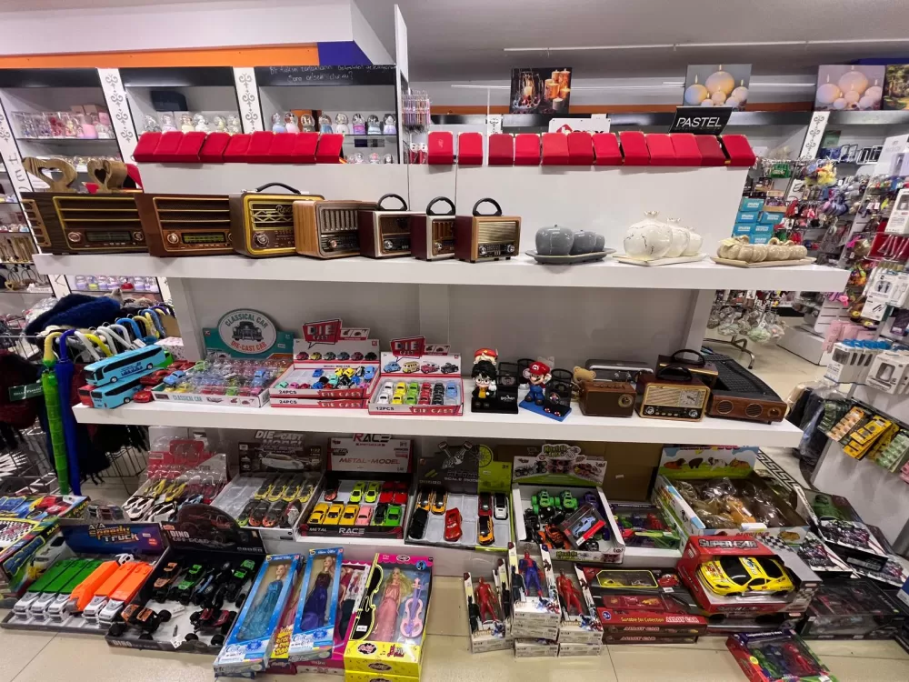 9 yıllık şıkır şıkır efsanesinde kampanya Hediyelik eşyalardan teknoloji köşesi ve bijuteriye yok yok