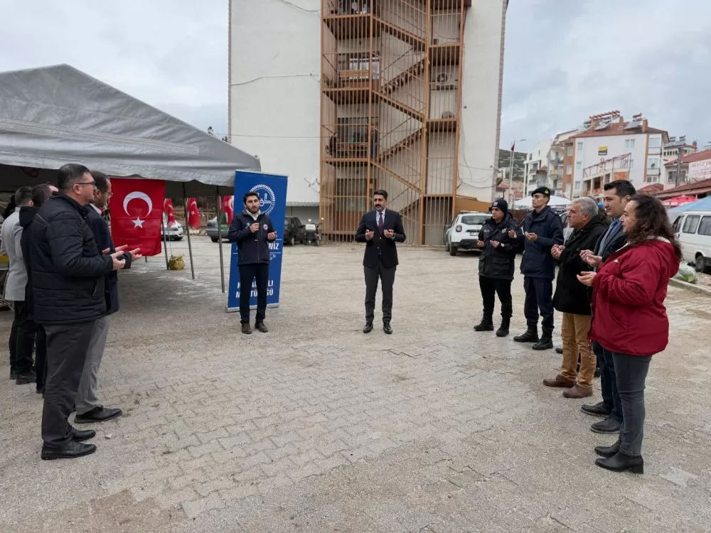 Karamanlı’da kermes düzenlendi Gelir Gazze ve ihtiyaç sahiplerine ulaştırılacak