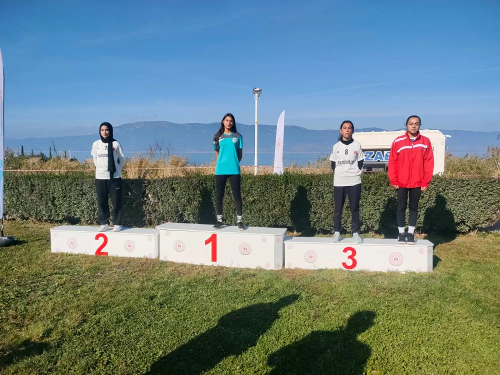 Bucaklı sporcular kros müsabakalarında il dereceleri elde etti