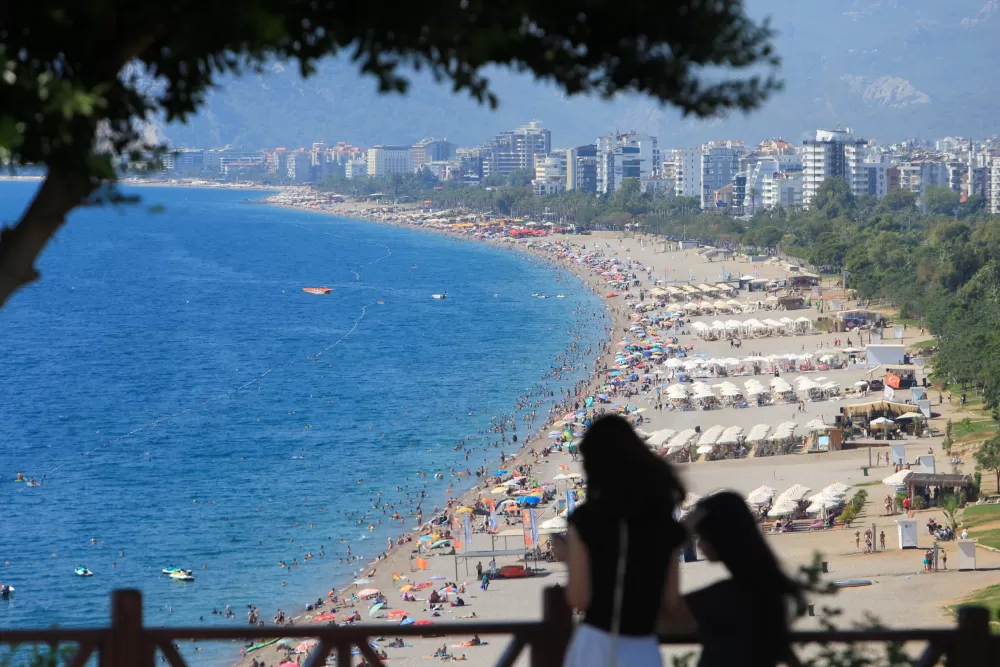 Rus ve Avrupalı turistler yılbaşına Antalya'da girecek