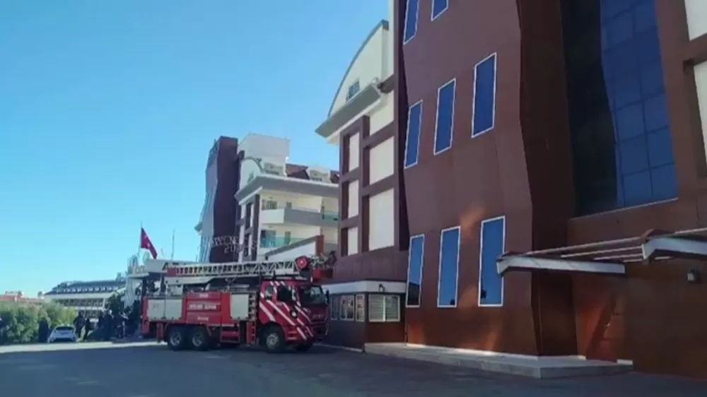 Antalya'da 5 yıldızlı oteldeki yangın korkuttu