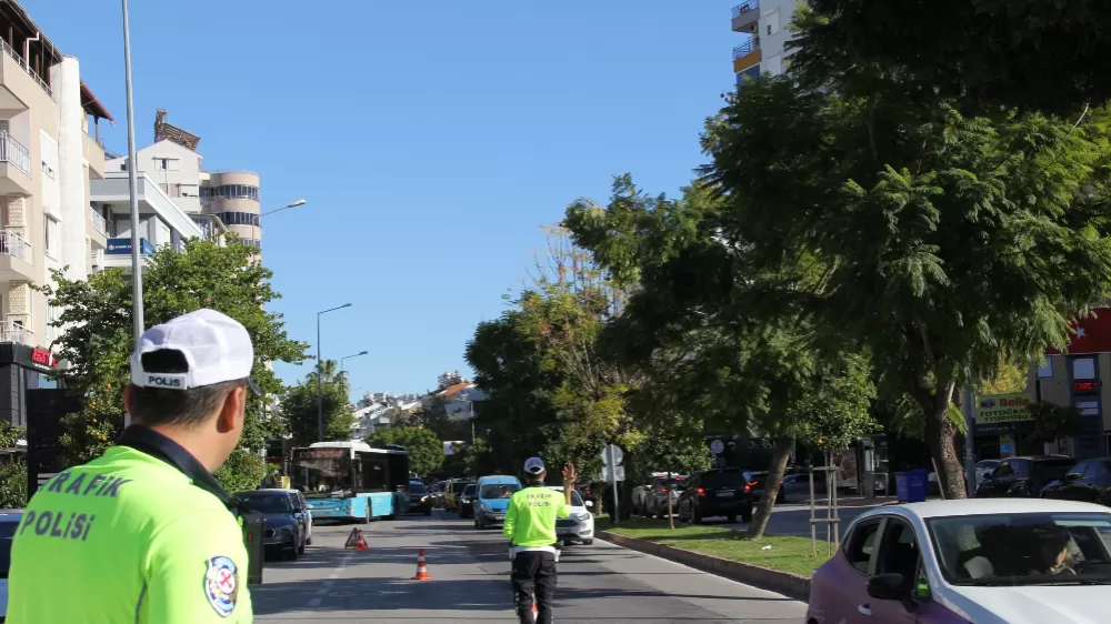 Antalya'da son 1 haftada 11 bin 553 araç ve sürücüne ceza kesildi