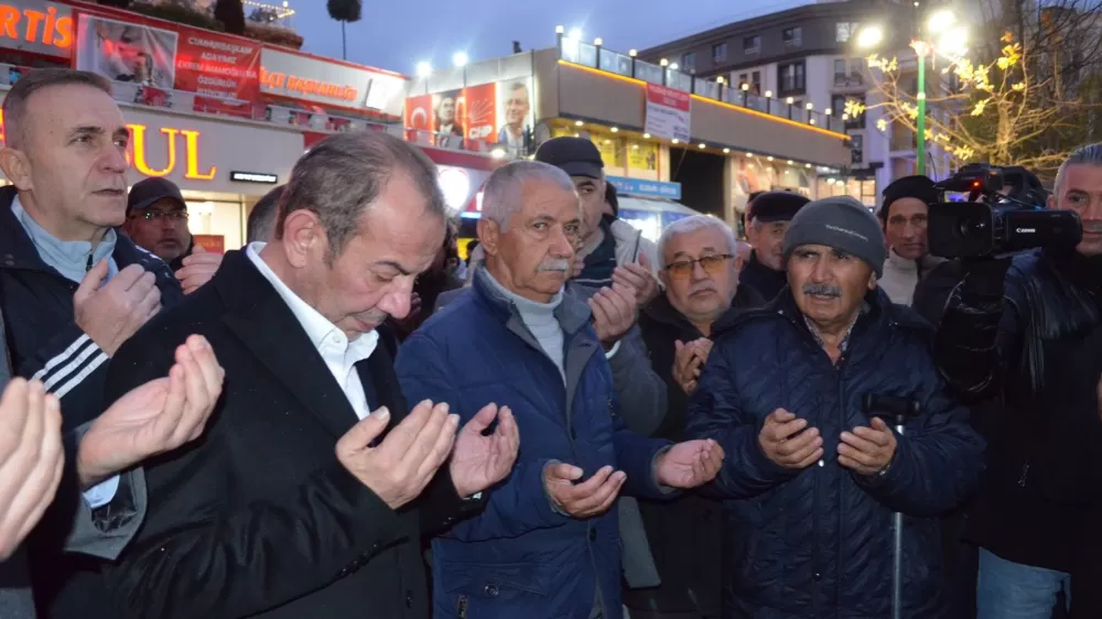 Bolu Belediye Başkanı umre yolculuğuna dualarla uğurlandı