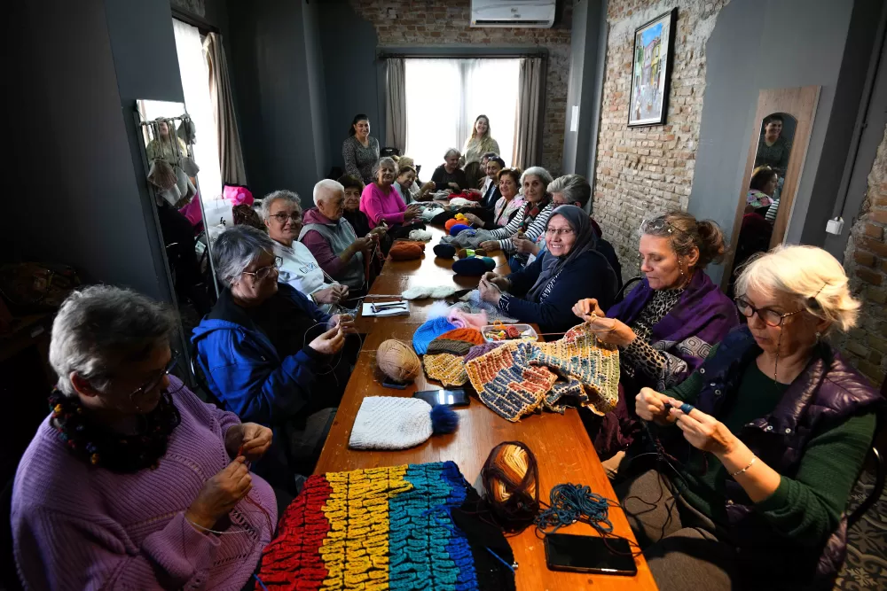 Muratpaşa Çifte Kuyular Yaşlı Evi'nden minikleri ısıtan proje